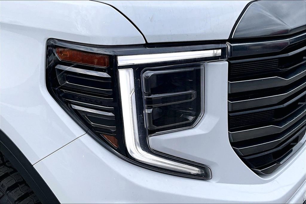 Used 2023 GMC Sierra 1500 AT4 w/ Technology Package image 40