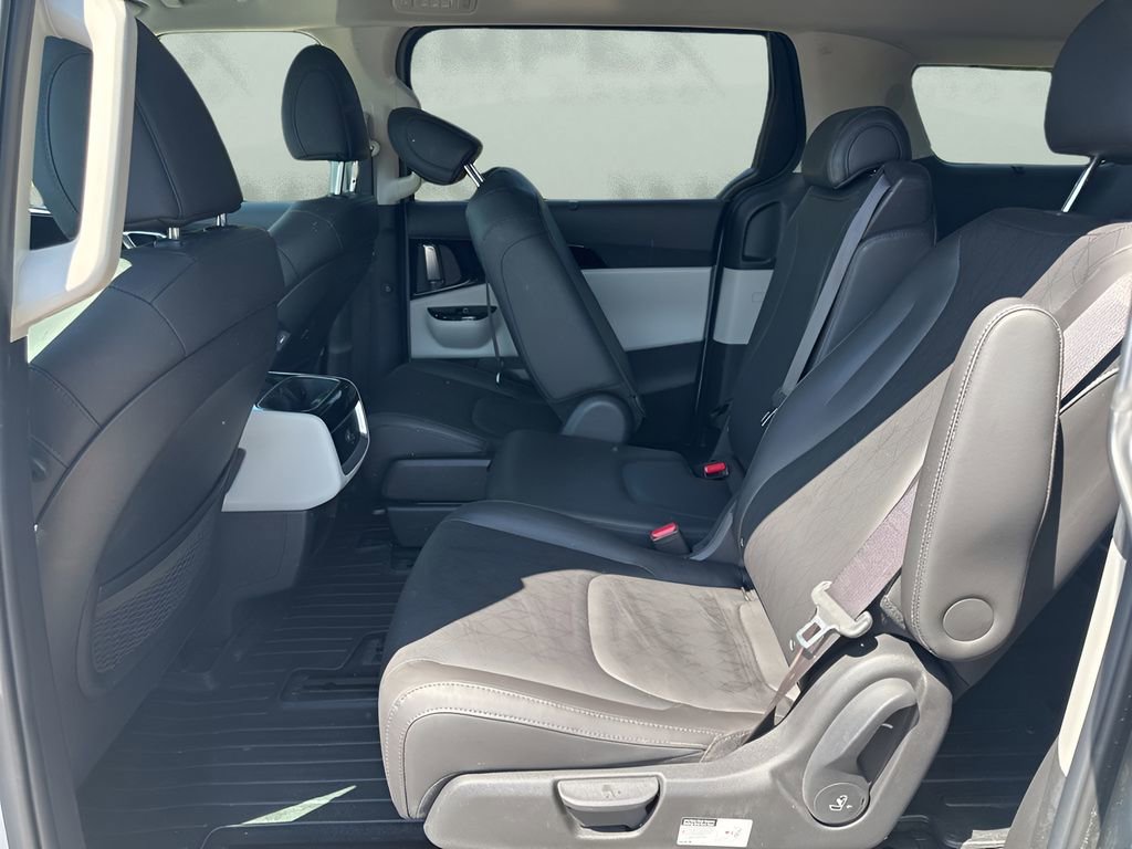 Used 2022 Kia Carnival EX FWD image 28