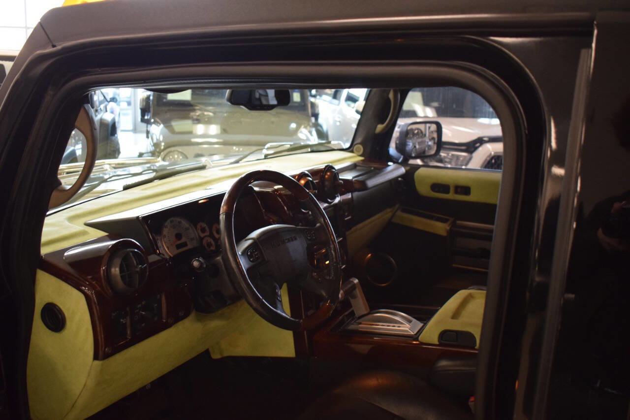 Used 2003 HUMMER H2 w/ Preferred Equipment Group image 48