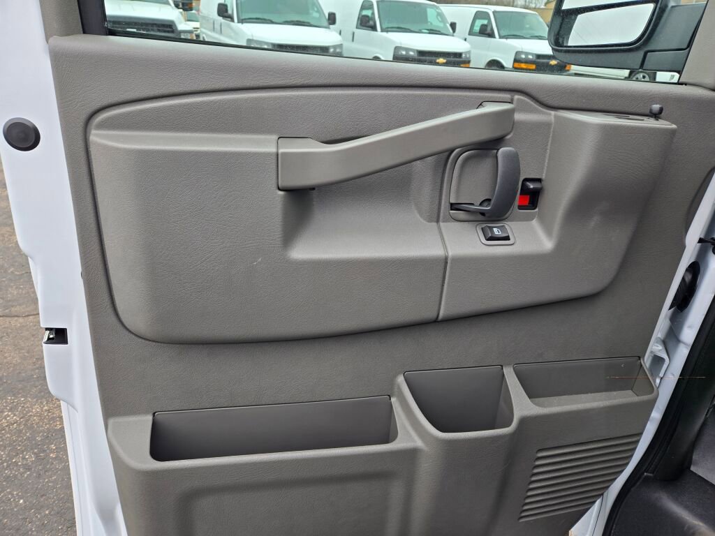 New 2026 Chevrolet Express 2500 w/ Driver Convenience Package image 17
