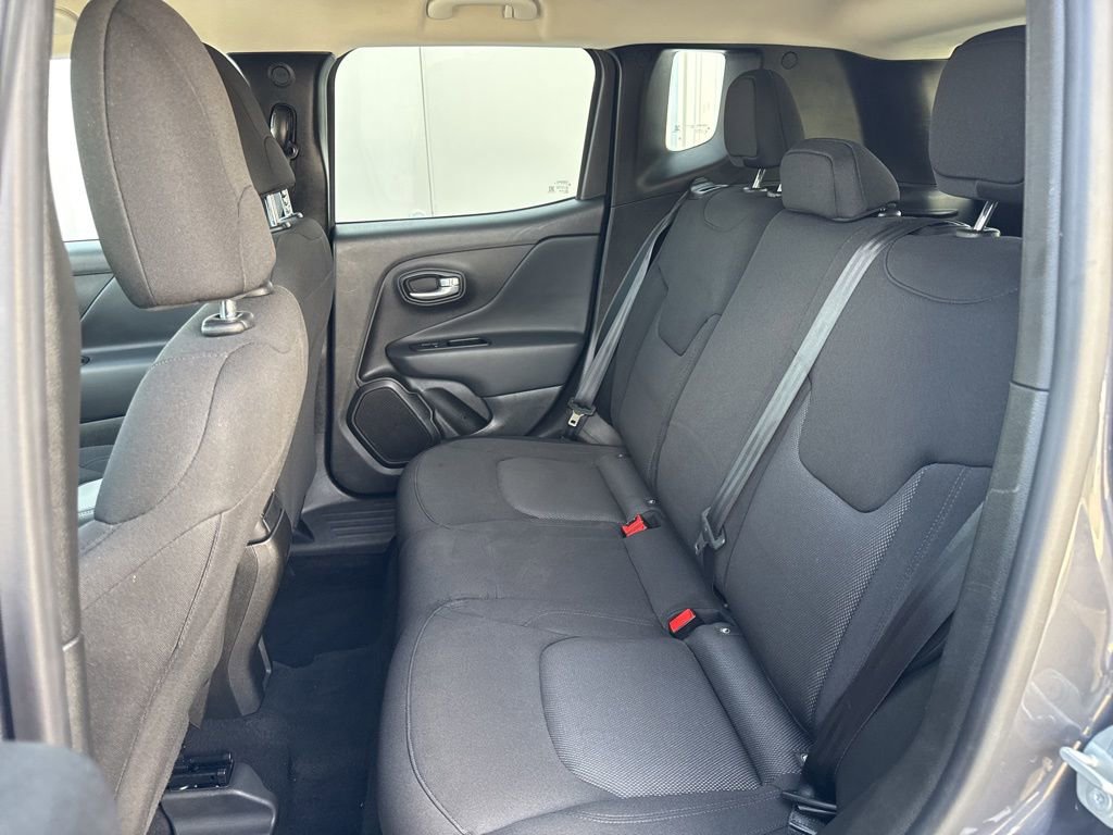 Used 2023 Jeep Renegade Latitude image 31