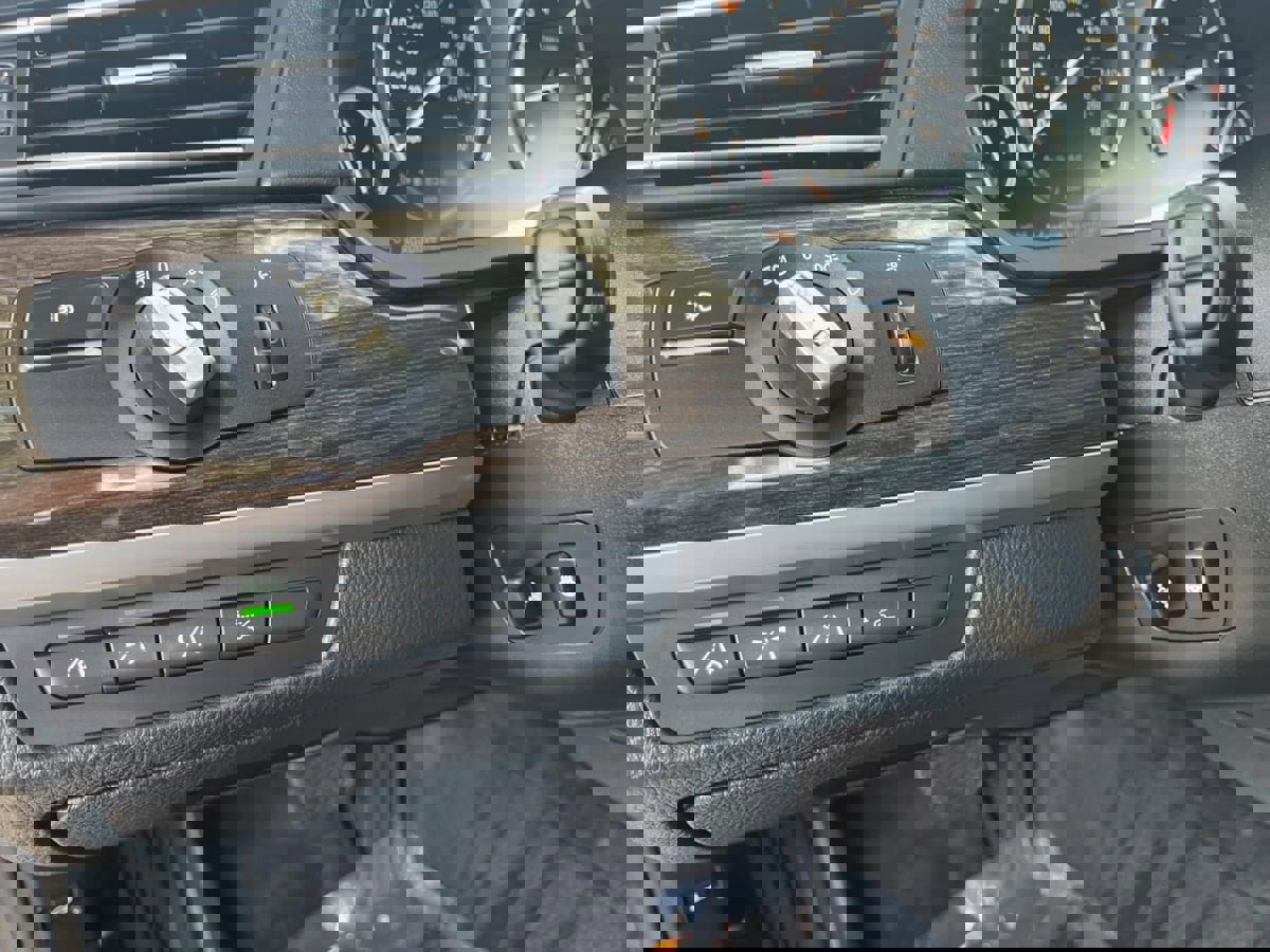 Used 2010 BMW 750Li image 14