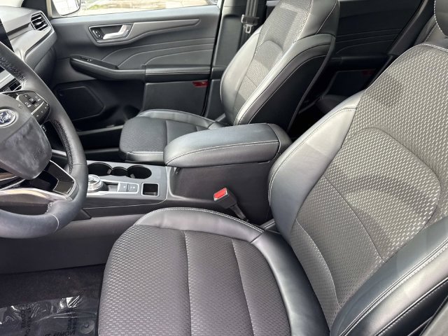 New 2025 Ford Escape SE w/ Class II Trailer Tow Package FWD image 23