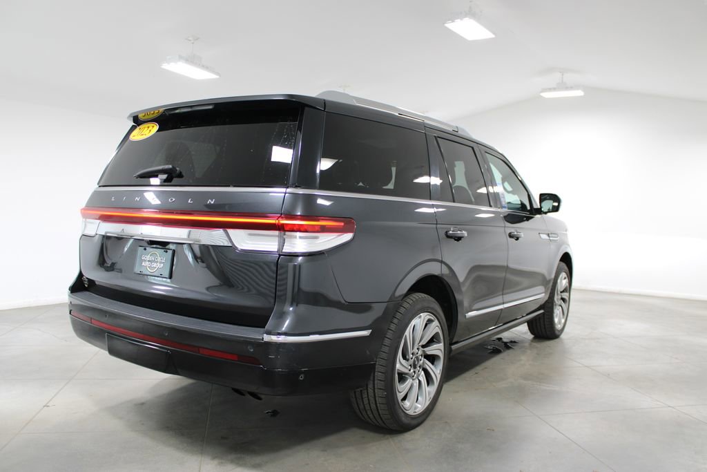 Used 2023 Lincoln Navigator Reserve AWD/4WD image 13