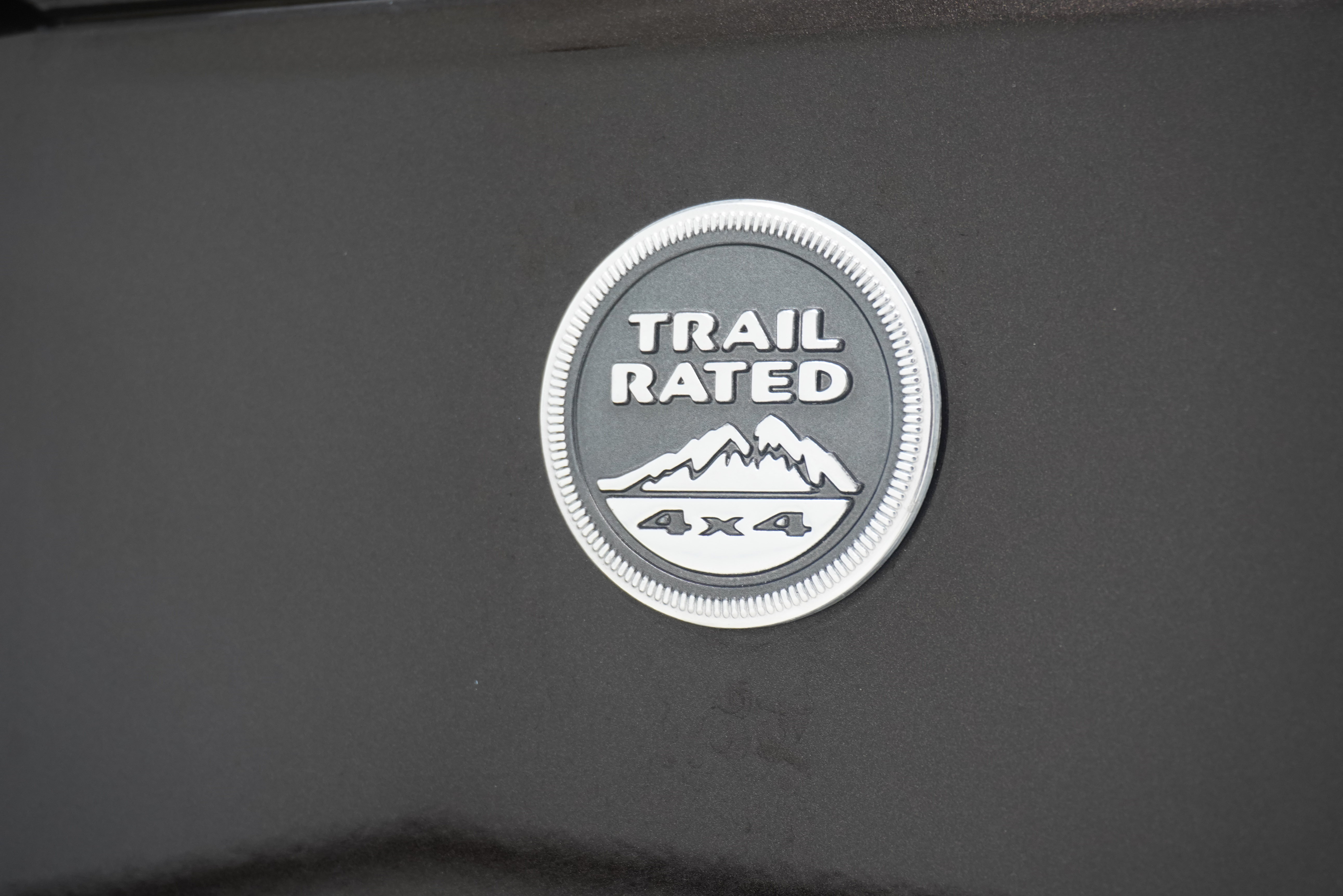 Used 2013 Jeep Wrangler Unlimited Sahara AWD/4WD image 9