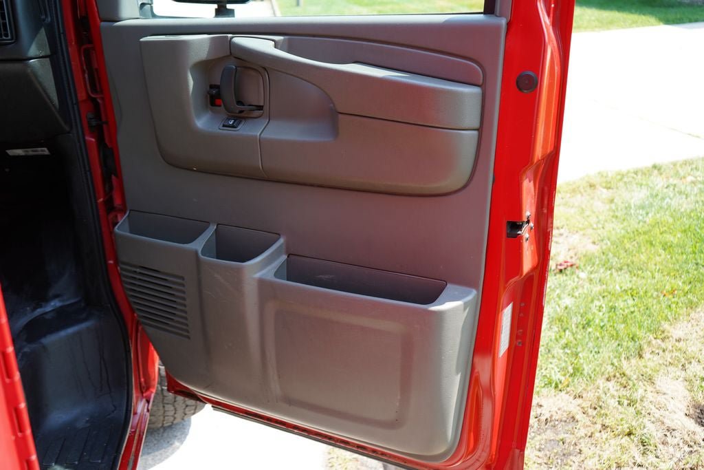 Used 2014 GMC Savana 3500 RWD image 18