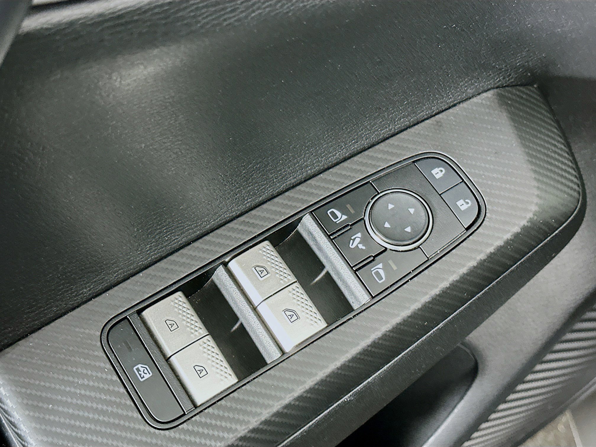 Used 2024 Mitsubishi Outlander SE image 15