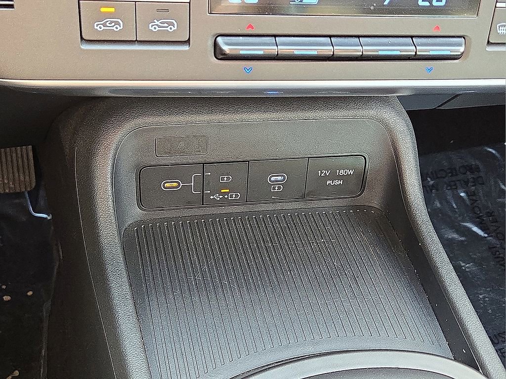 Used 2025 Hyundai Kona SEL image 28