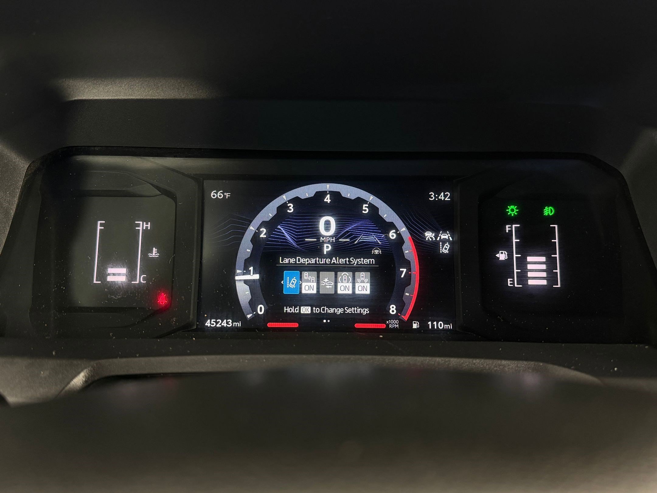 Certified 2024 Toyota Tacoma SR5 image 18