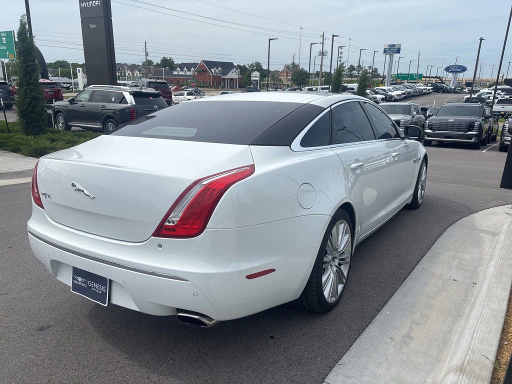 Used 2011 Jaguar XJ L RWD image 4