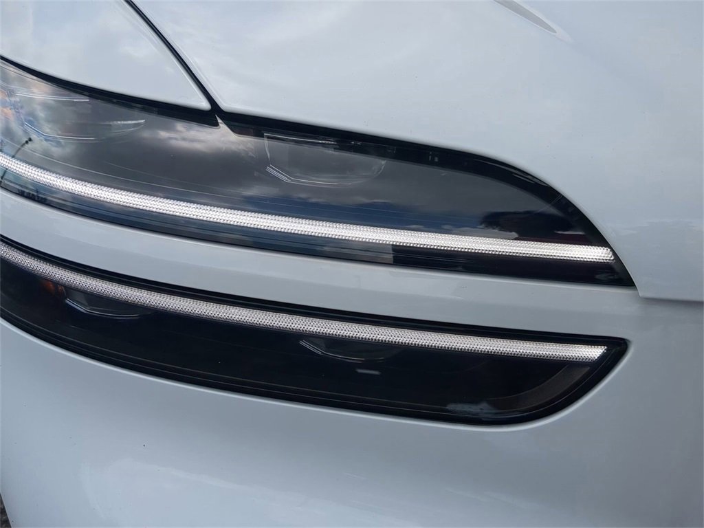 Used 2025 Genesis GV70 3.5T Sport w/ Sport Advanced Package image 9