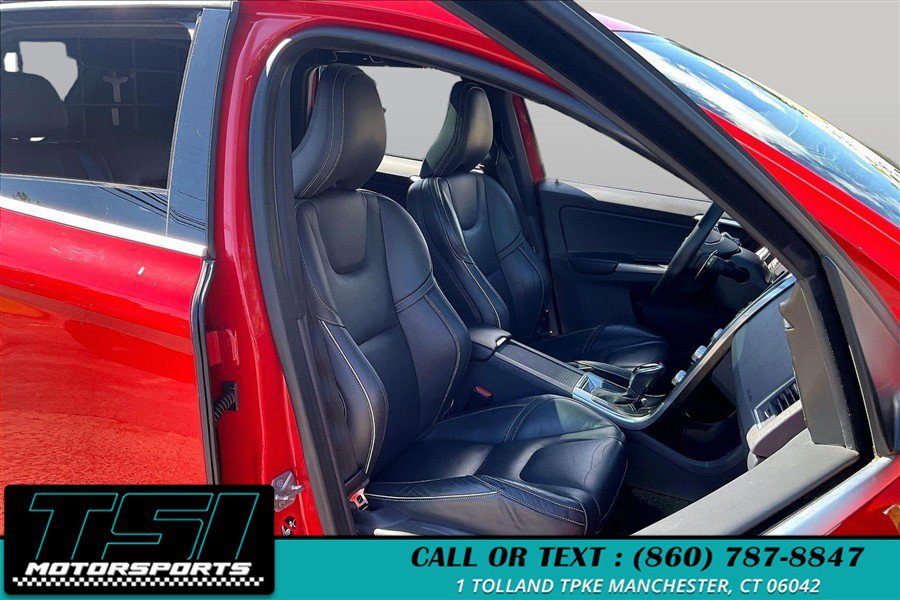 Used 2017 Volvo XC60 T6 R-Design w/ Climate Package AWD/4WD image 7