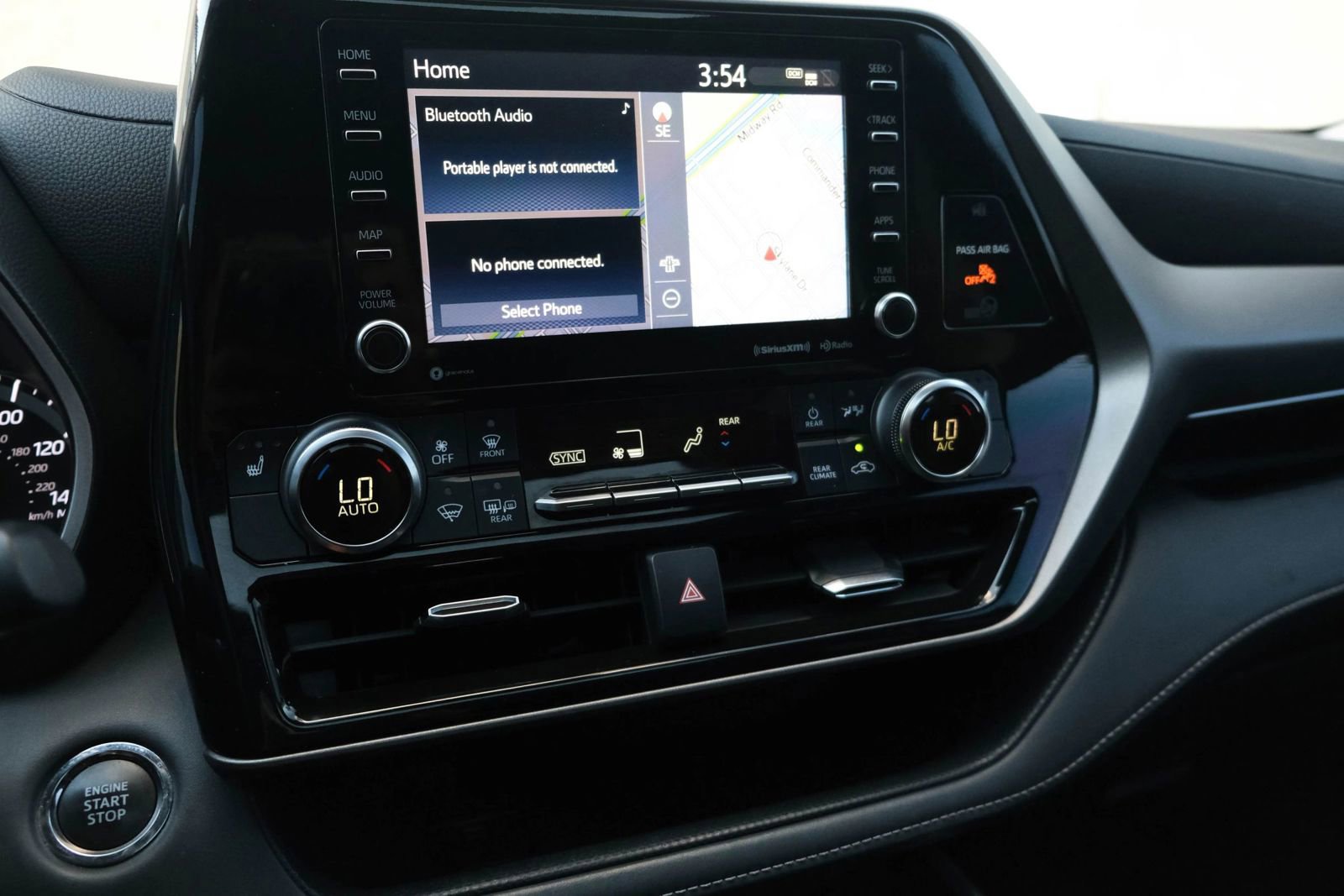 Used 2022 Toyota Highlander XLE image 41