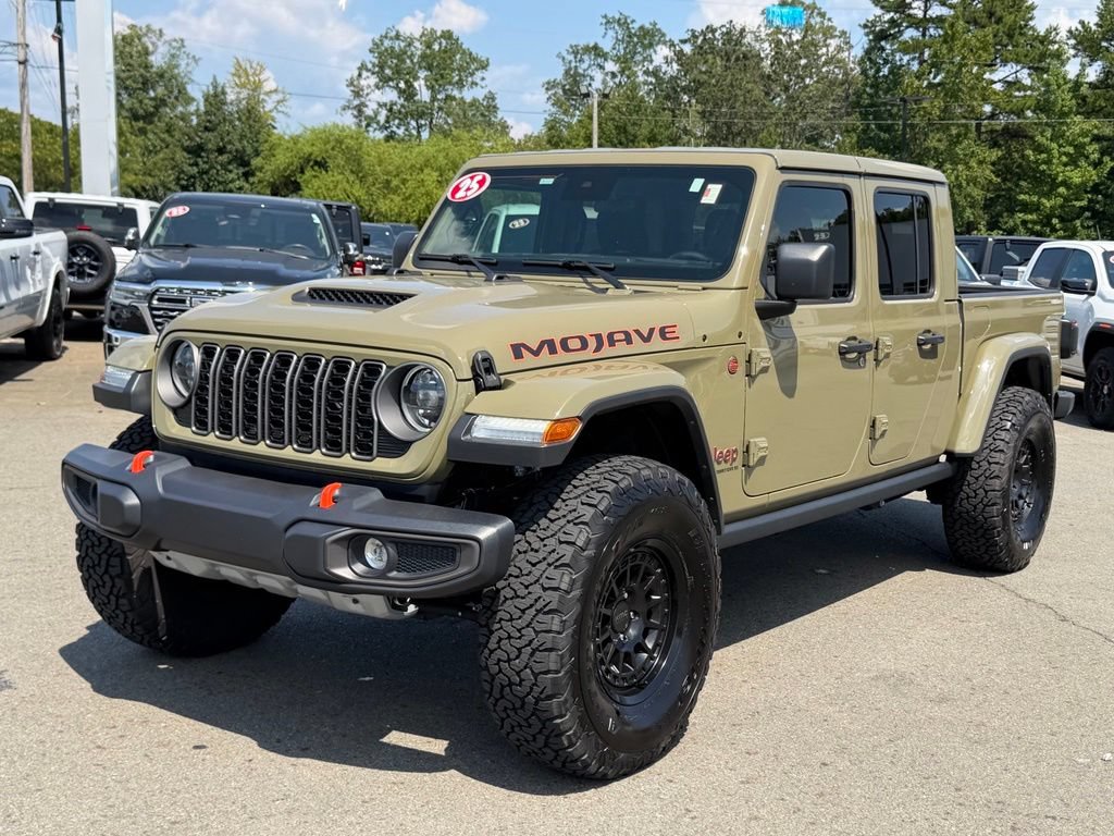 Used 2025 Jeep Gladiator Mojave w/ Convenience Group AWD/4WD image 8