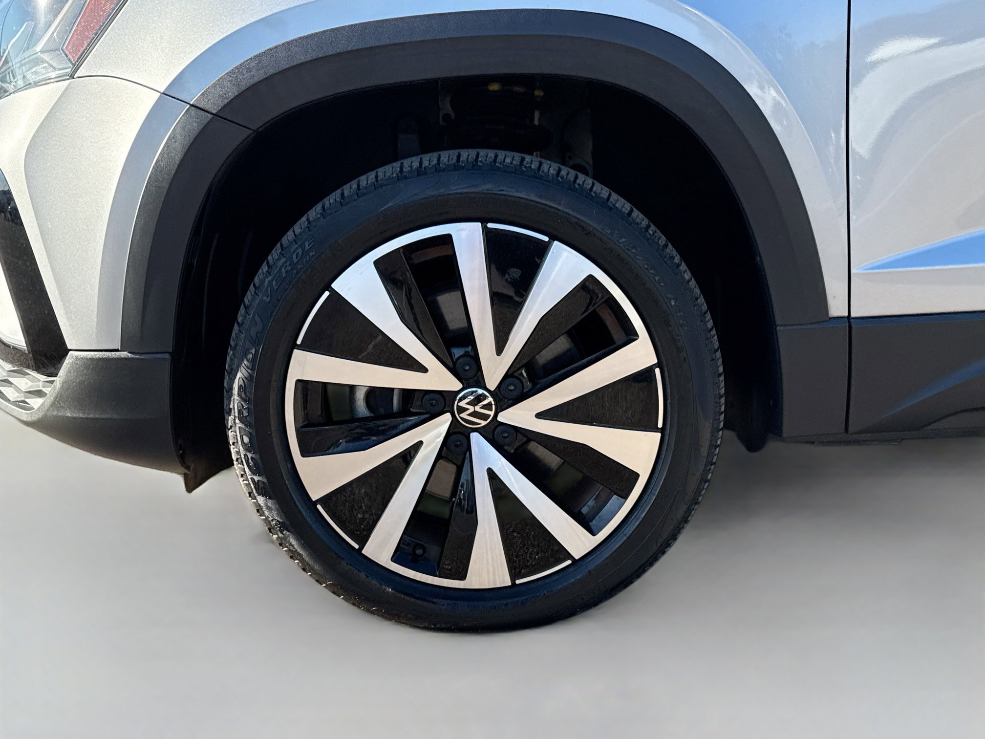 Used 2022 Volkswagen Taos SE image 40