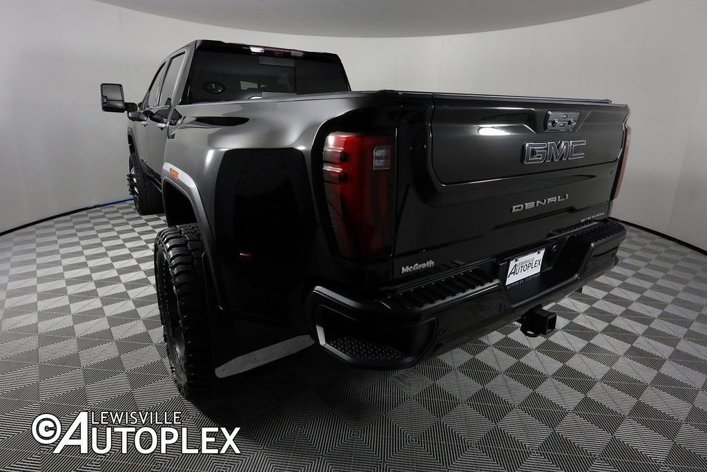 Used 2024 GMC Sierra 3500 Denali Ultimate image 9