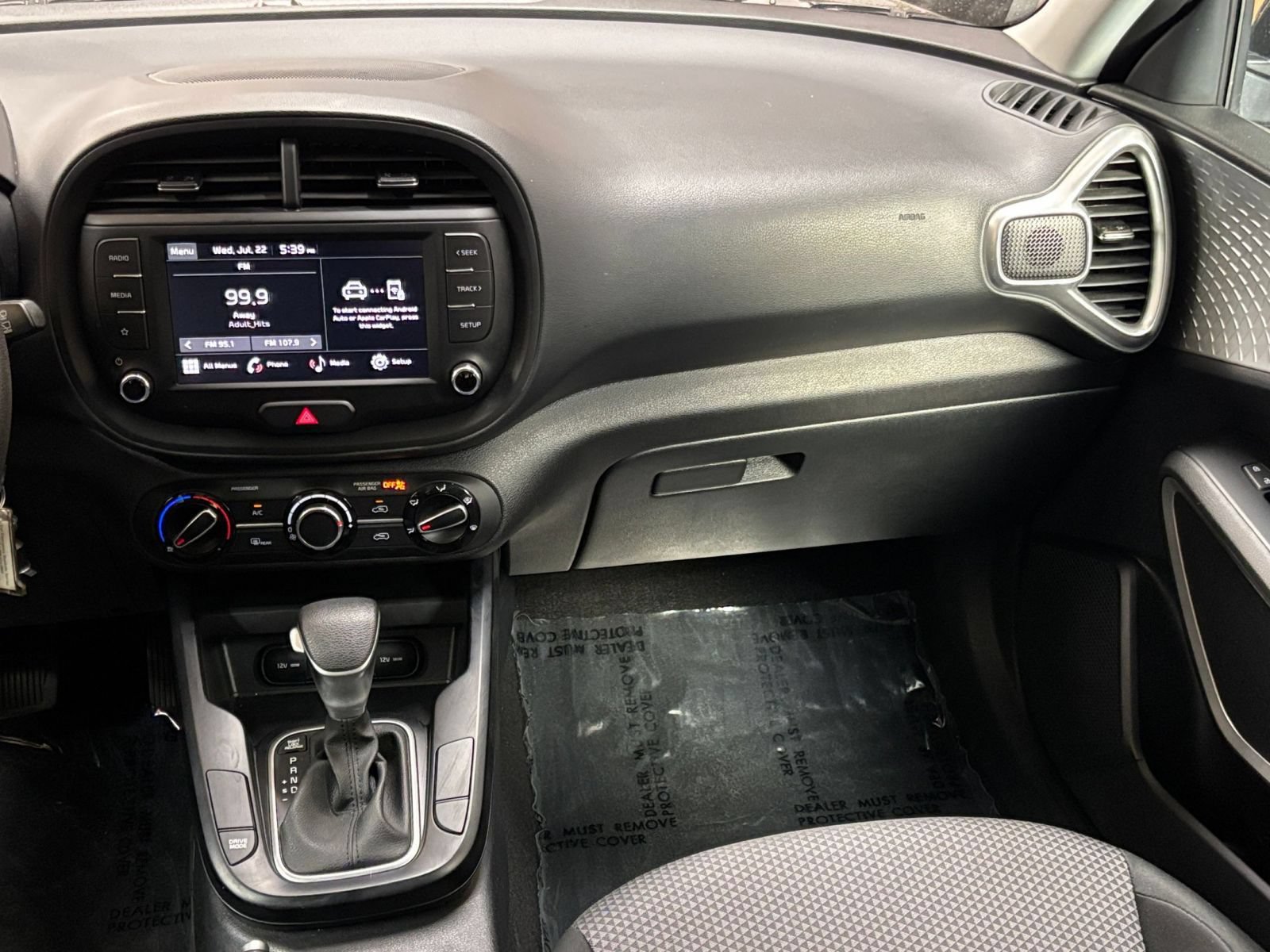 Used 2025 Kia Soul LX w/ LX Technology Package FWD image 28