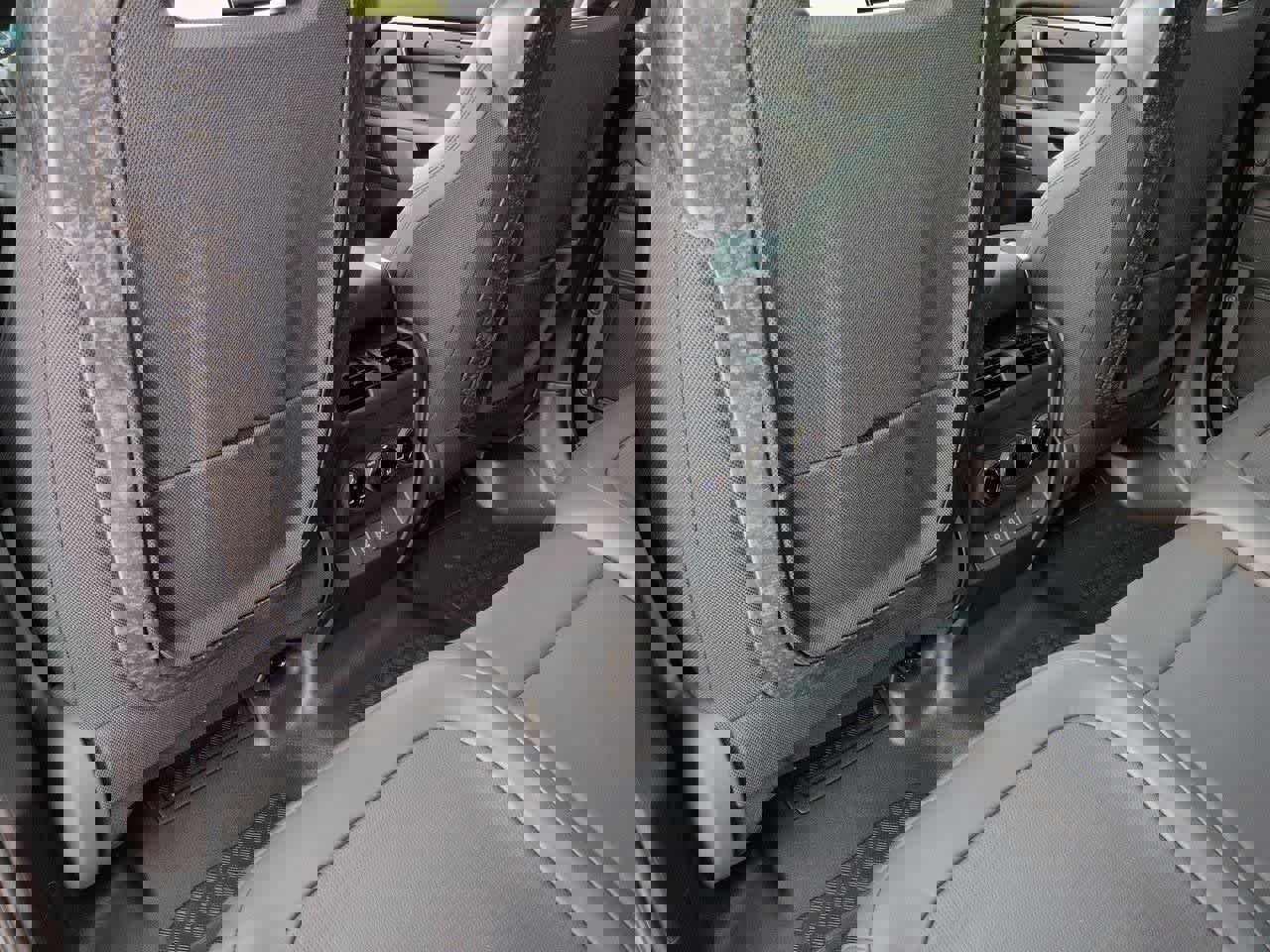 New 2026 Land Rover Defender 110 OCTA image 18