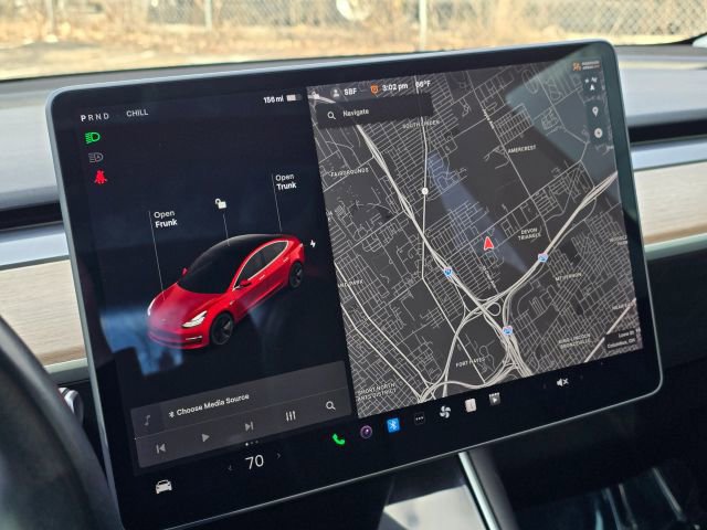 Used 2018 Tesla Model 3 image 24