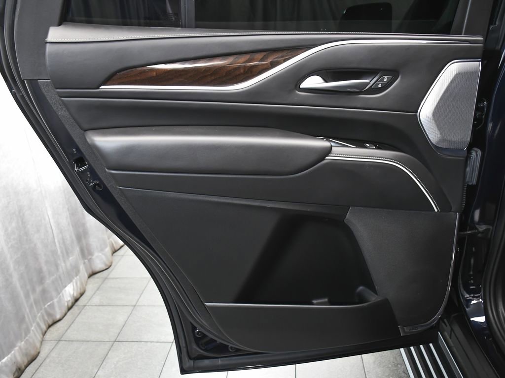 Used 2022 Cadillac Escalade Premium Luxury Platinum image 12