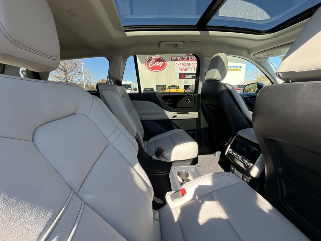 New 2026 Lincoln Aviator 2WD image 13