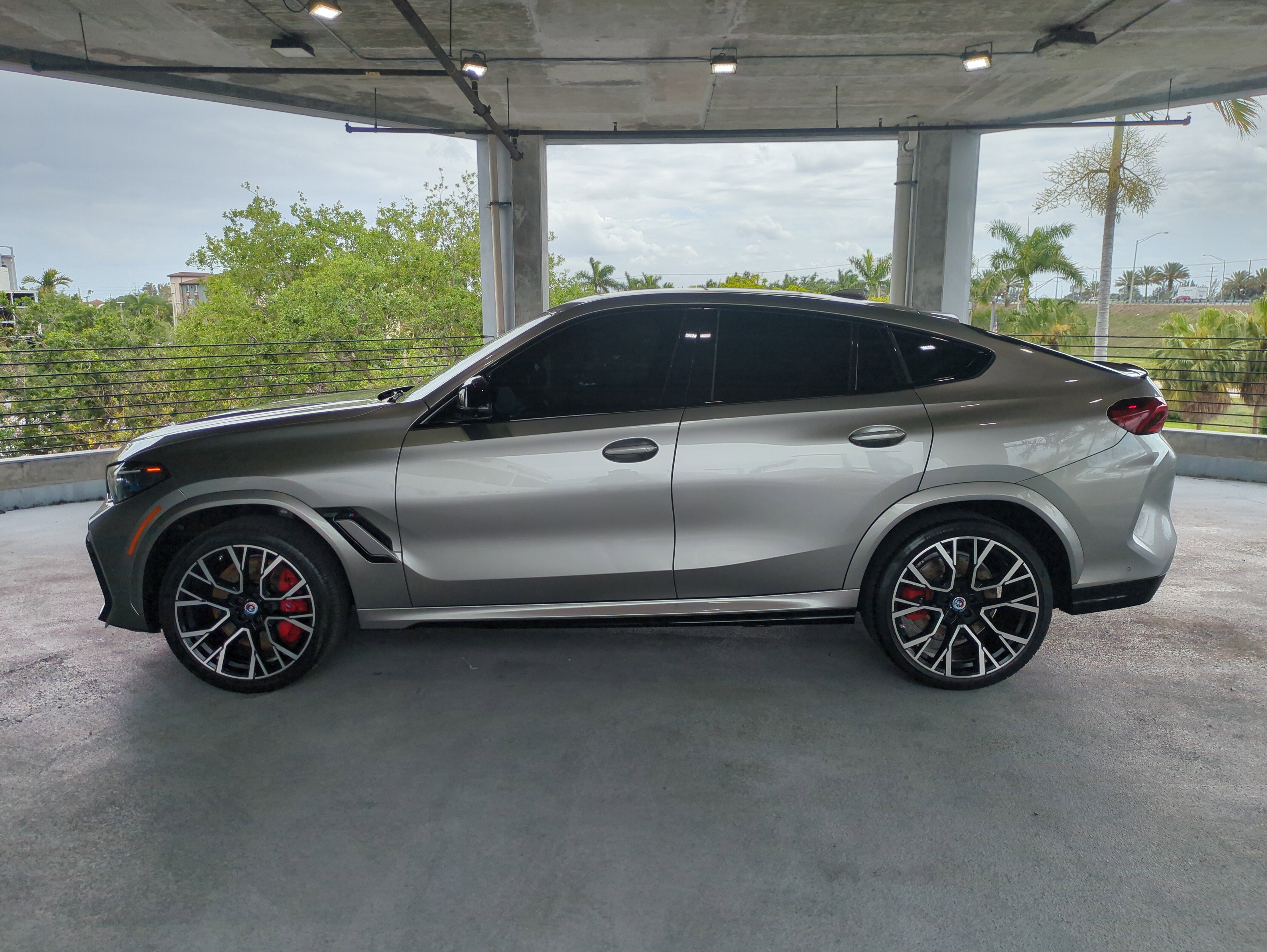 Used 2022 BMW X6 M w/ Competition Package image 8