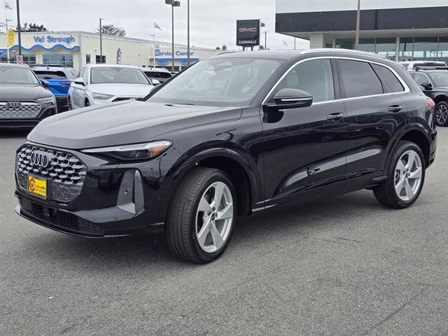 Used 2025 Audi Q5 Premium Plus w/ Premium Plus image 3