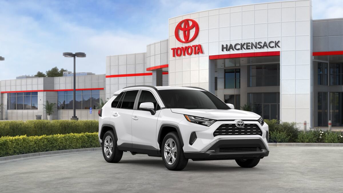 Used 2025 Toyota RAV4 XLE image 15
