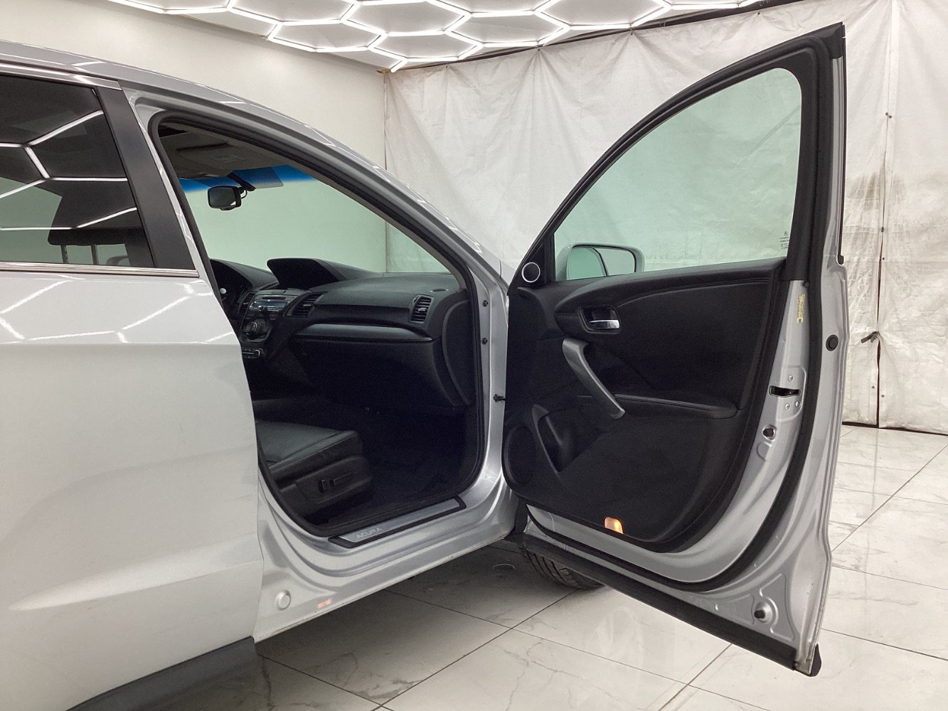 Used 2015 Acura RDX w/ Technology Package AWD/4WD image 17