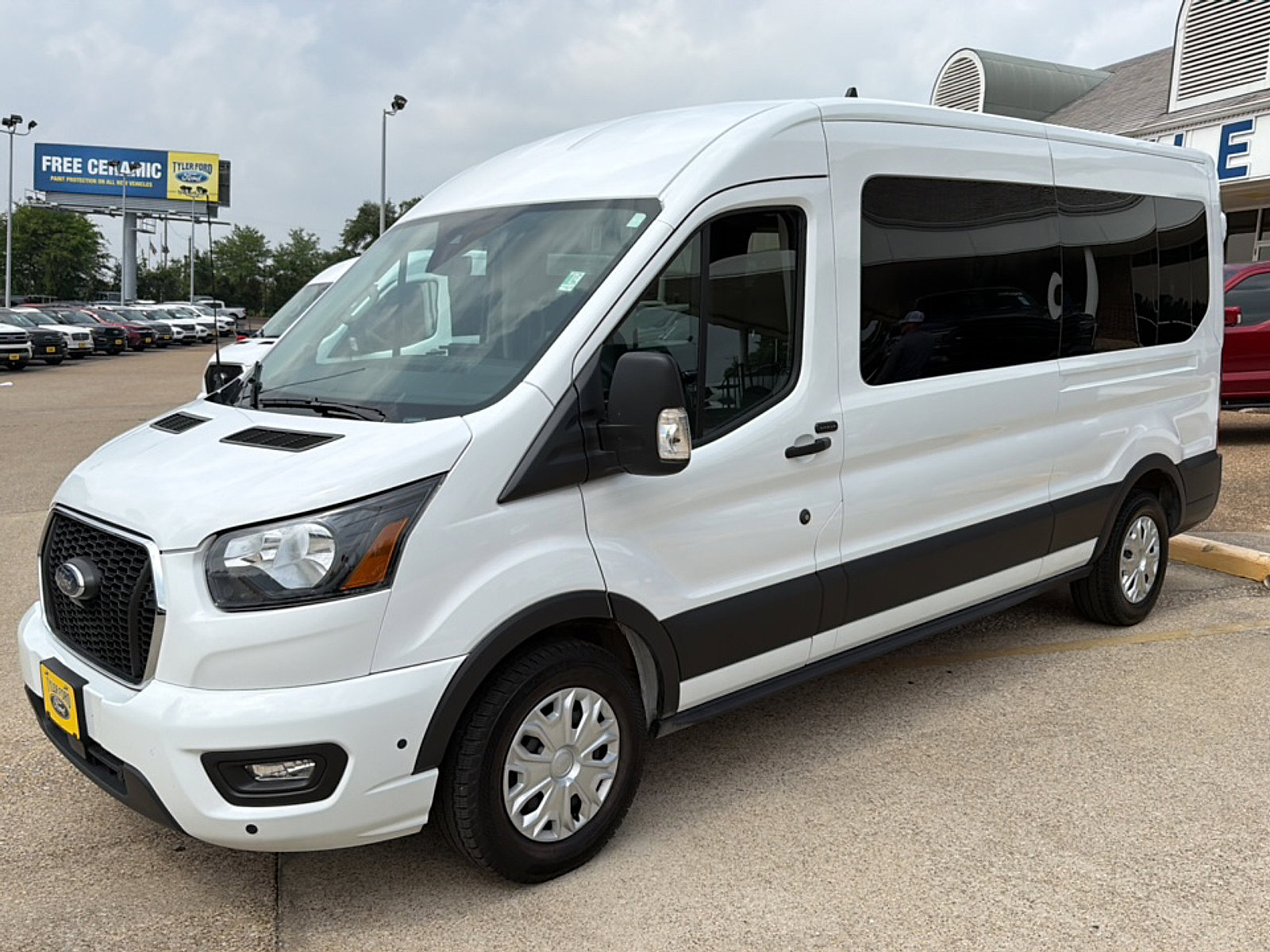 Used 2025 Ford Transit 350 XLT RWD image 18