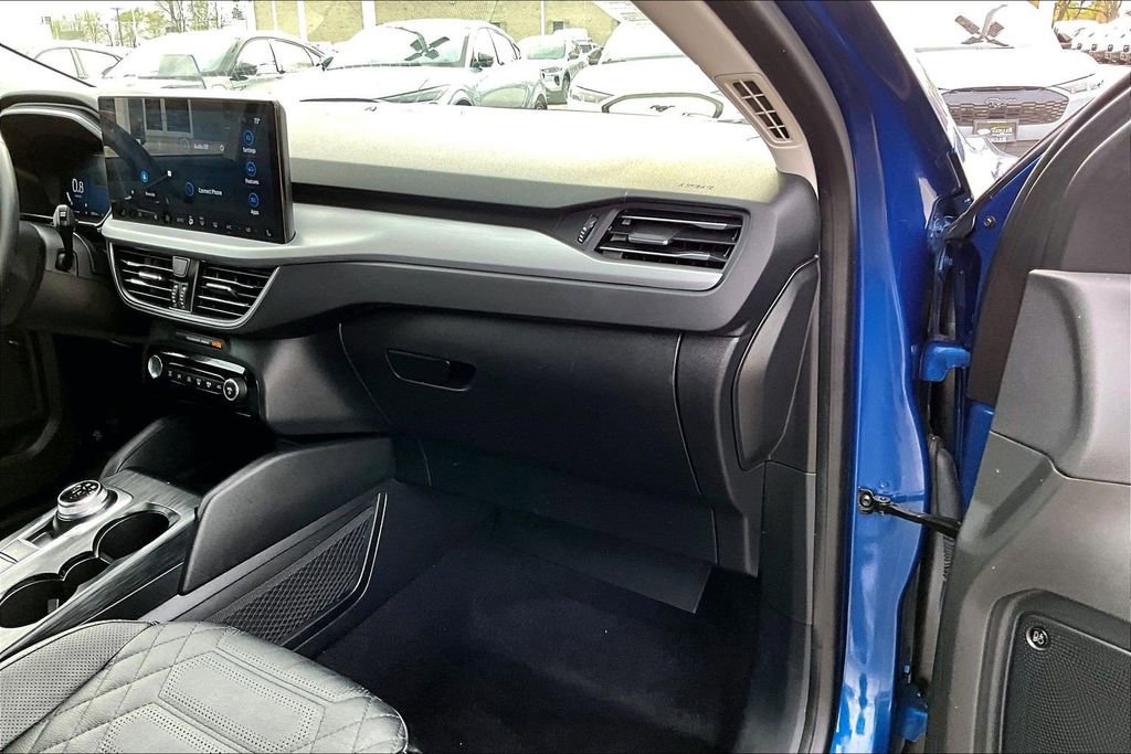 Certified 2023 Ford Escape Platinum w/ Premium Technology Package image 15