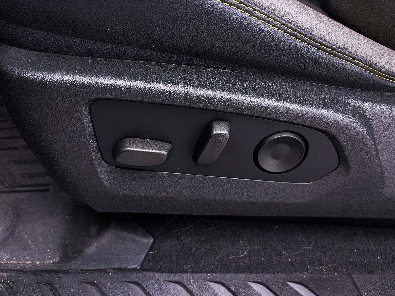 Used 2024 Chevrolet Colorado ZR2 w/ ZR2 Convenience Package III AWD/4WD image 23