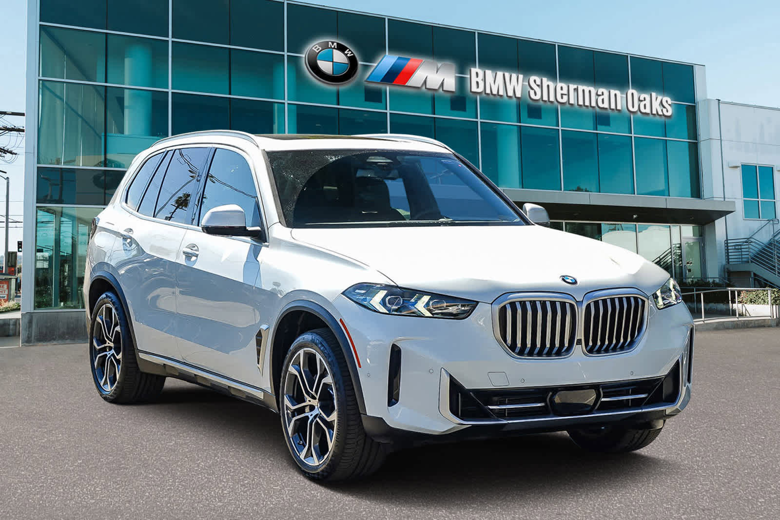 Used 2025 BMW X5 sDrive40i w/ Premium Package image 3