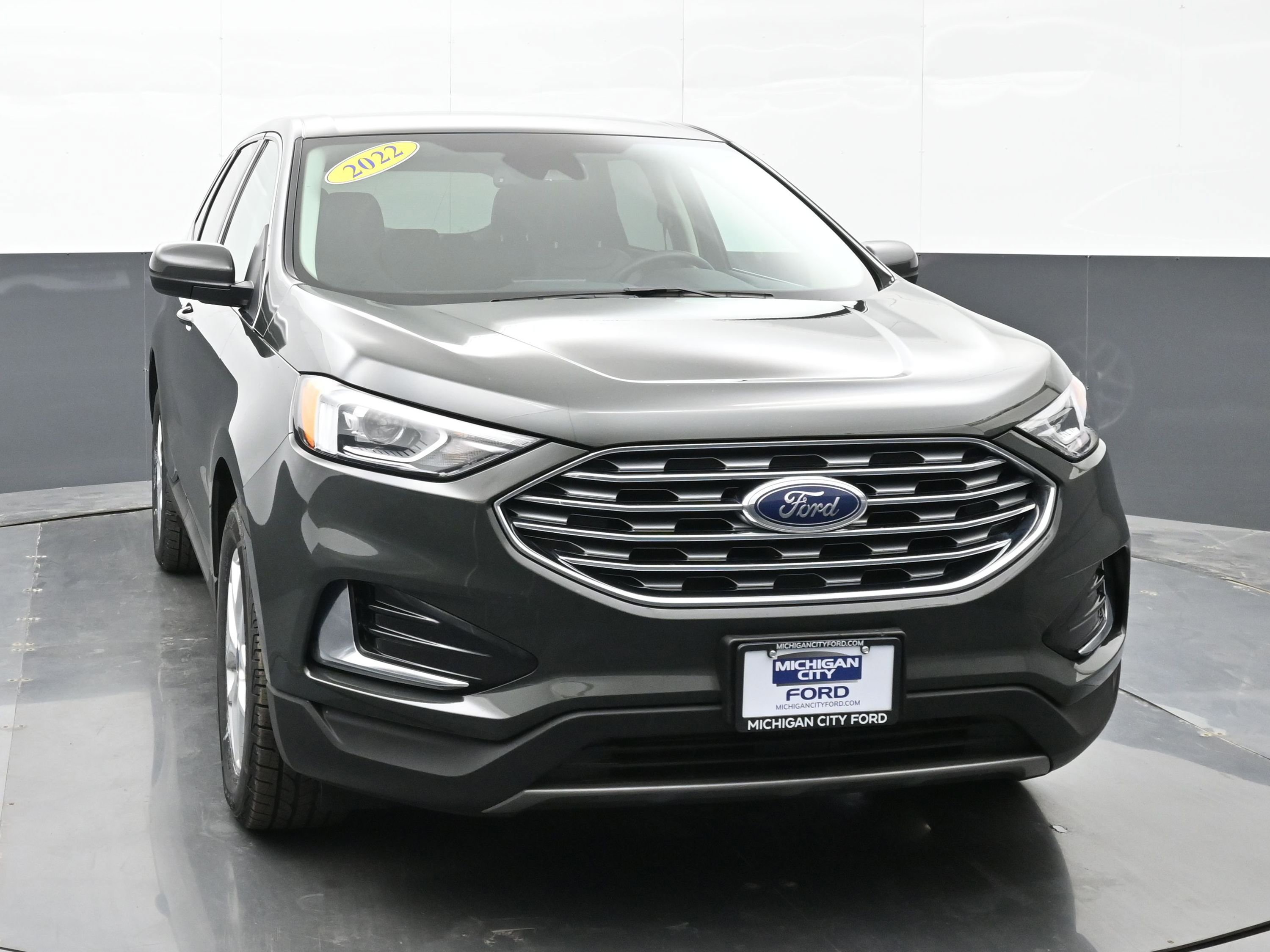 Used 2022 Ford Edge SEL image 2