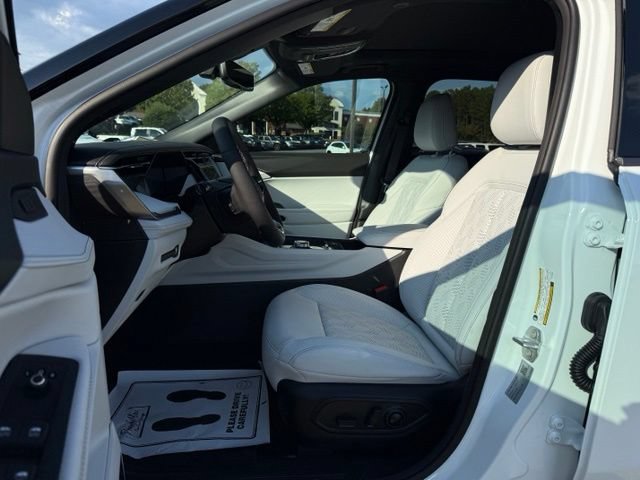 New 2026 Jeep Cherokee Overland w/ Advanced Pro Tech Group AWD/4WD image 13