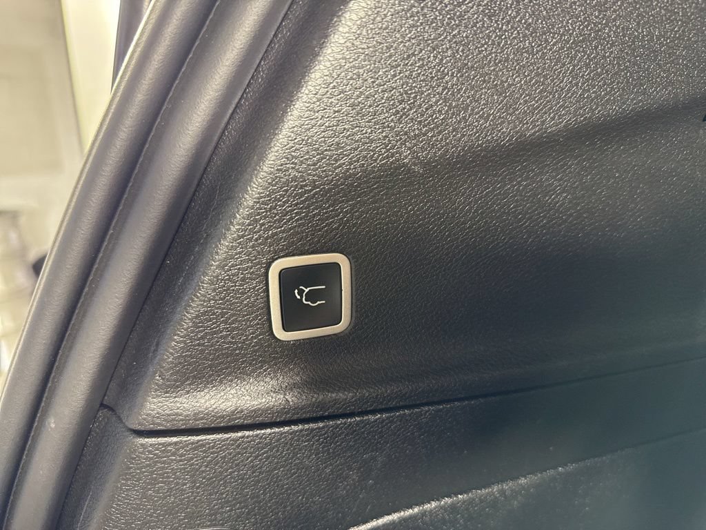 Used 2021 Chrysler Pacifica Touring w/ S Appearance Package FWD image 31