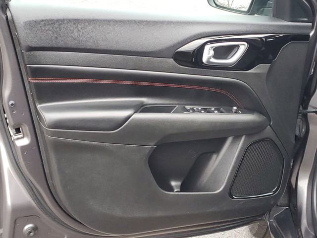 Used 2022 Jeep Compass Trailhawk w/ Trailhawk Convenience Group image 11