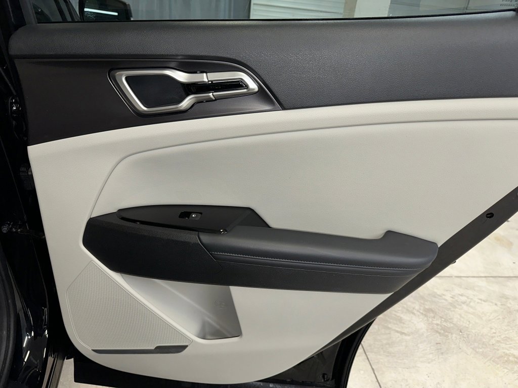 Used 2023 Kia Sportage EX image 26