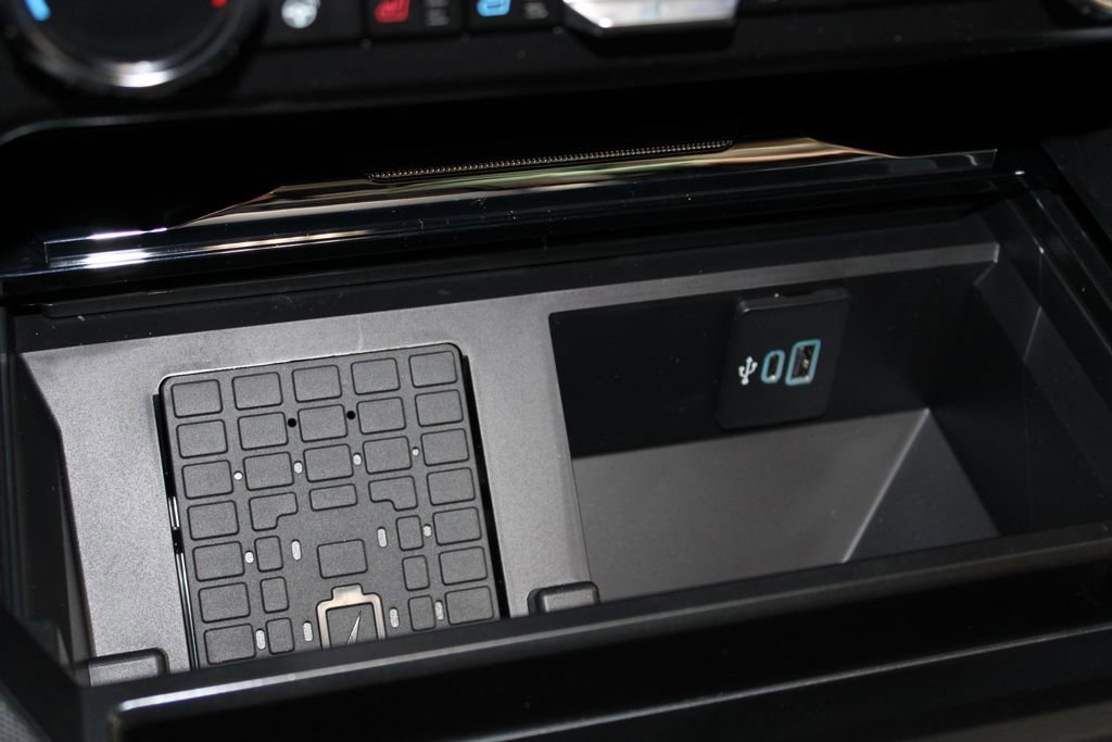 New 2026 Ford F250 Lariat w/ Black Appearance Package image 49