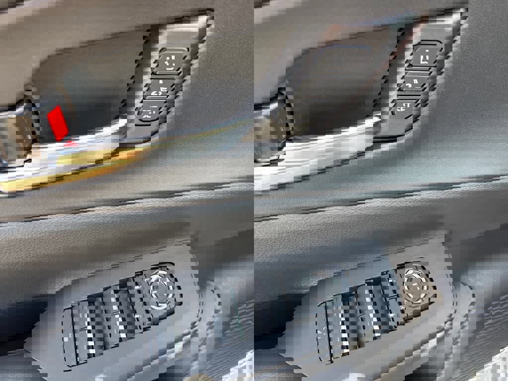 New 2026 Toyota Prius Plug-In Hybrid image 21