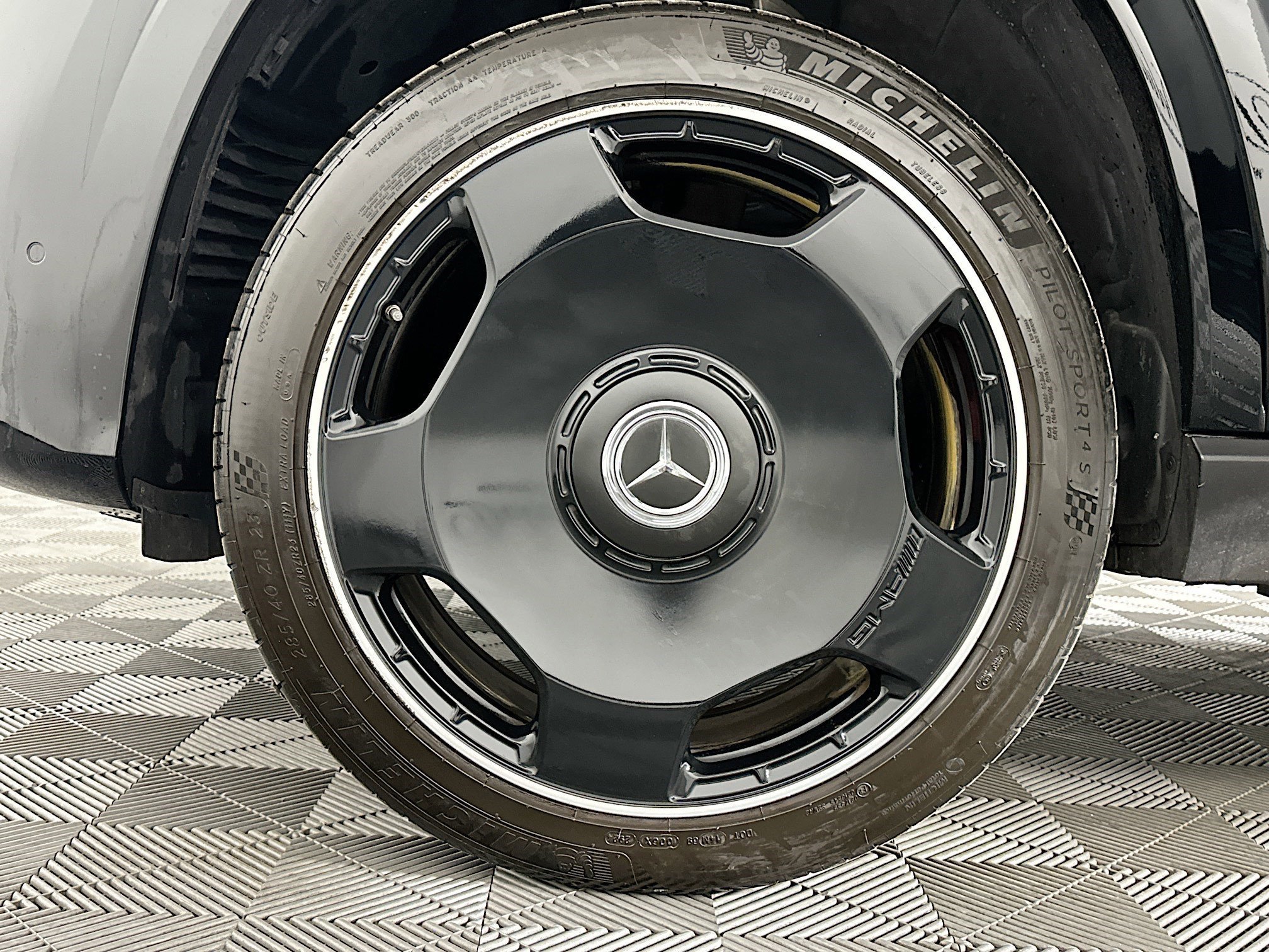 Used 2024 Mercedes-Benz GLS 63 AMG 4MATIC image 38