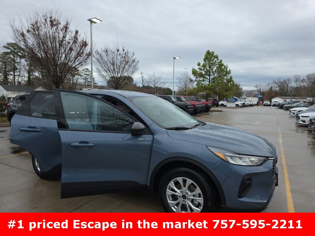 Used 2018 Ford Escape Titanium w/ Ford Safe & Smart Package image 10