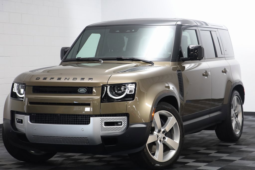 New 2024 Land Rover Defender 110 SE image 1