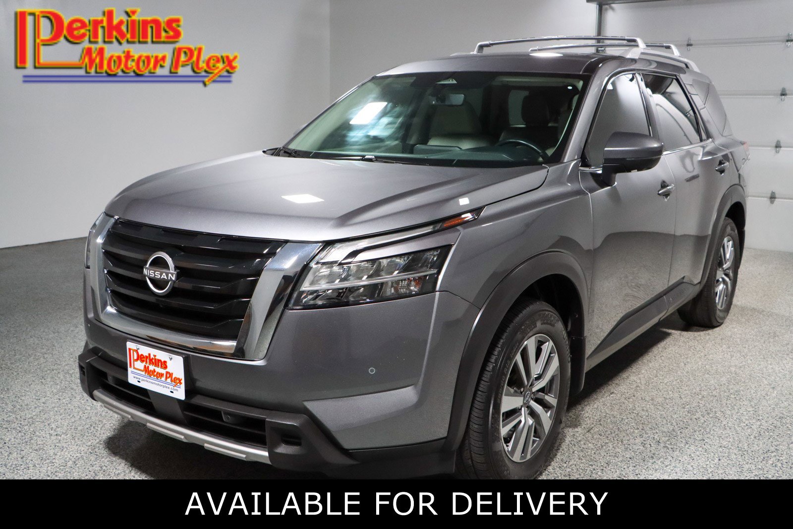 Used 2023 Nissan Pathfinder SL FWD image 1