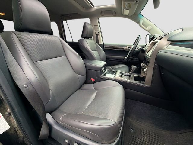 Used 2018 Lexus GX 460 w/ Navigation Package image 29