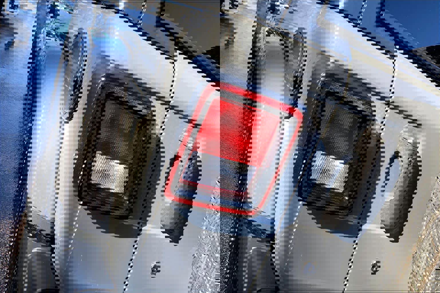 Used 2018 Jeep Wrangler Unlimited Sahara w/ Dual Top Group image 25