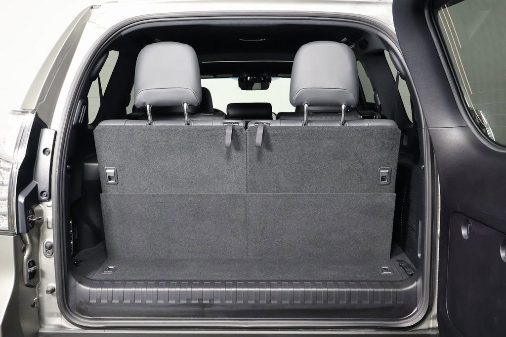 Used 2023 Lexus GX 460 Luxury w/ Off Road Package image 15