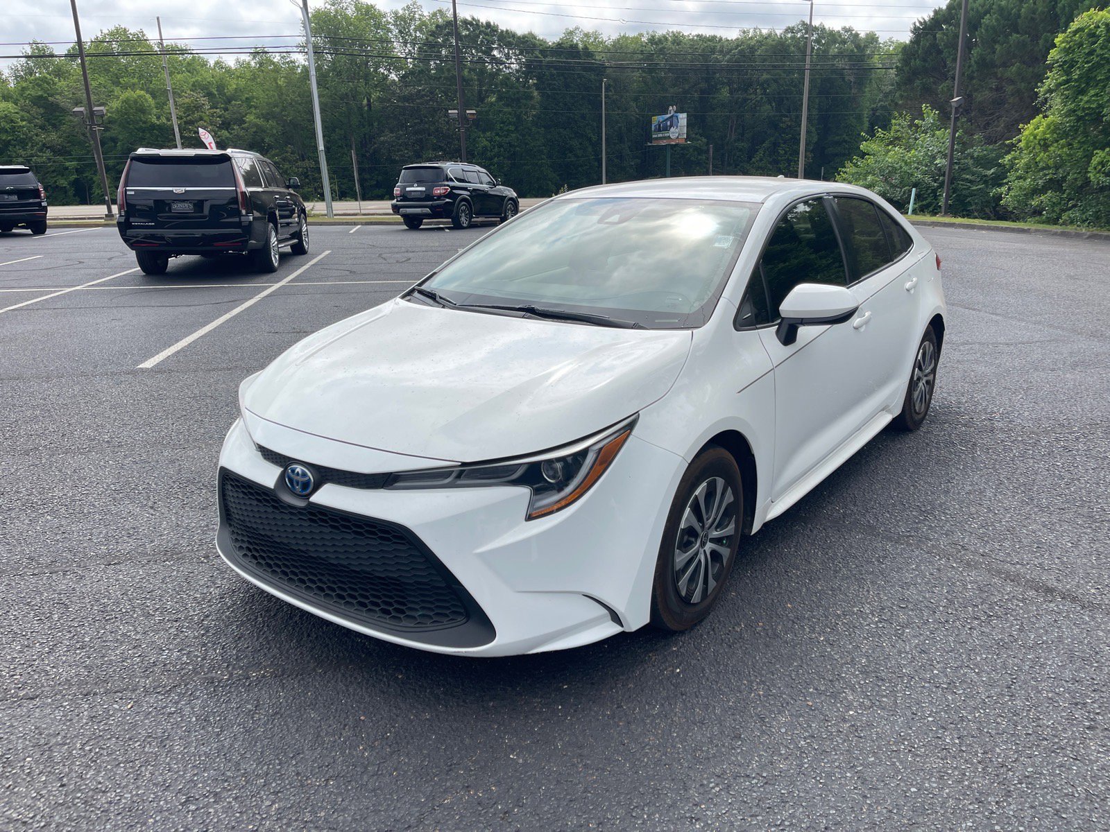 Used 2022 Toyota Corolla LE FWD image 3