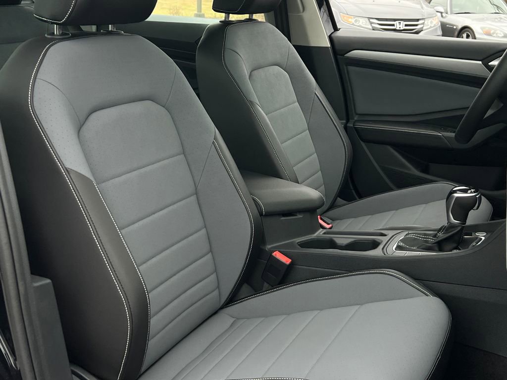 New 2026 Volkswagen Jetta SE image 9
