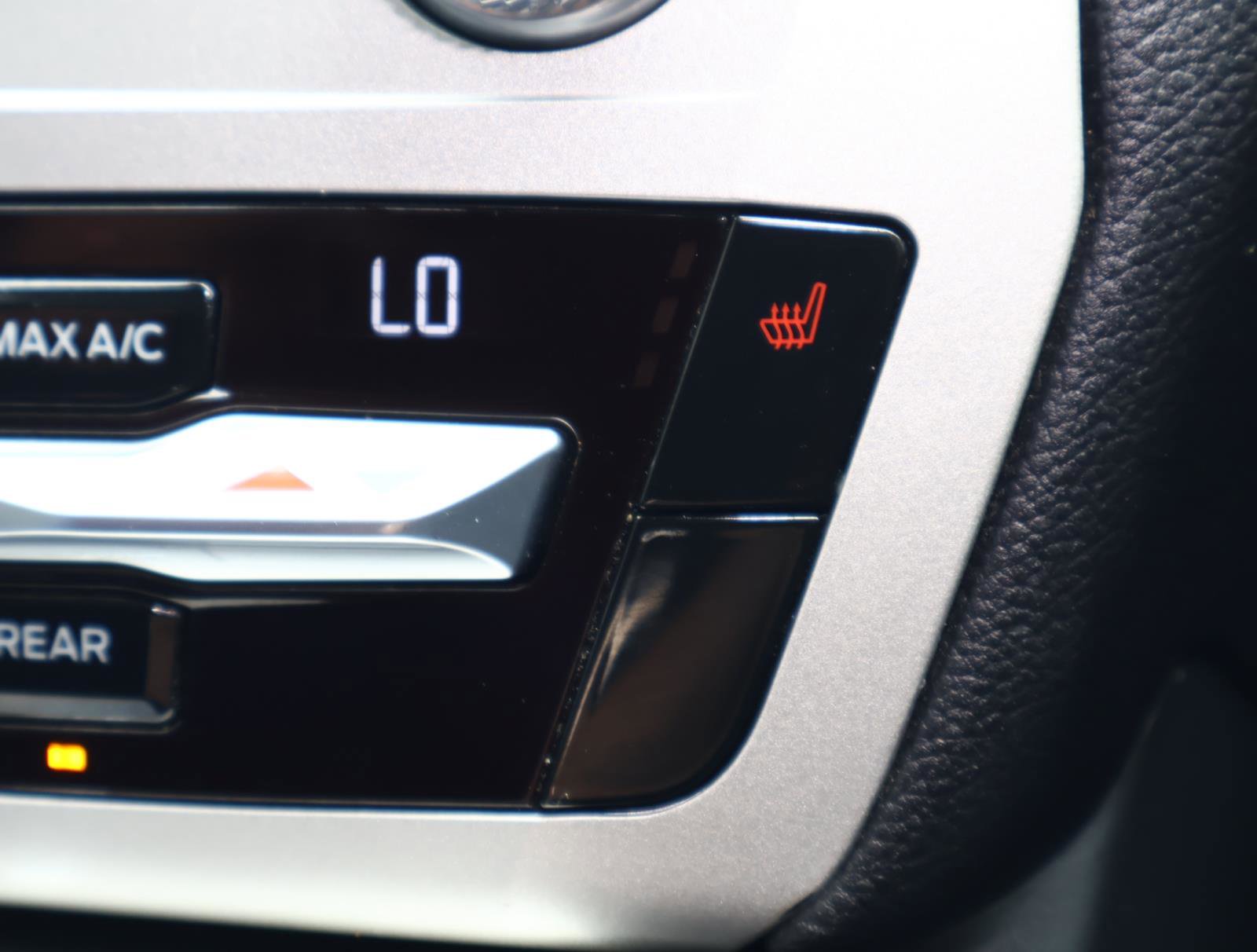 Used 2021 Ford Explorer XLT image 27